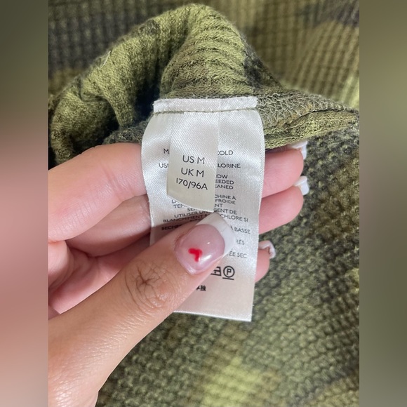 Free People Everest Camo Henley Print Button Snap Long Sleeve Shirt Size Medium - Picture 12 of 16